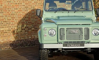 Land Rover 90 Heritage 19