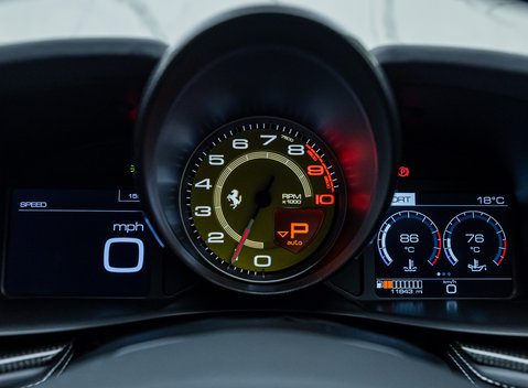 Ferrari GTC4 Lusso V12 18