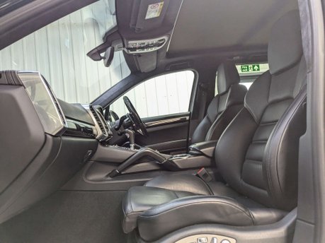 Porsche Cayenne 4.8 Cayenne V8 T Tiptronic S 4WD 5dr 52