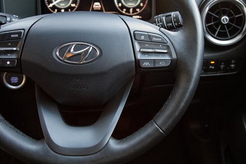 Hyundai KONA T-GDI PREMIUM MHEV 21