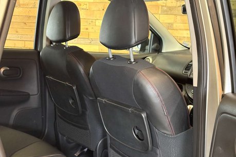 Nissan Note 1.6 16V Tekna Hatchback 5dr Petrol Auto Euro 4 (110 ps) 34