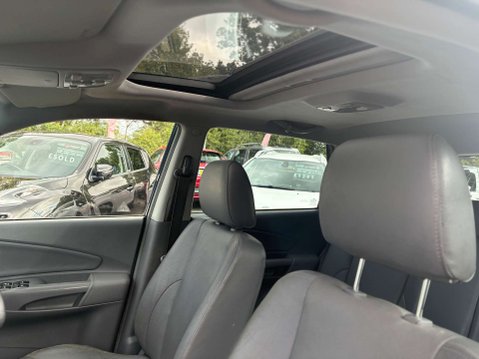 Hyundai TUCSON 2.7 V6 CDX SUV 5dr Petrol Automatic (237 g/km, 173 bhp) 14