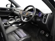 Porsche Cayenne 4.0T V8 GPF Turbo SUV 5dr Petrol TiptronicS 4WD Euro 6 (s/s) (550 ps) 5