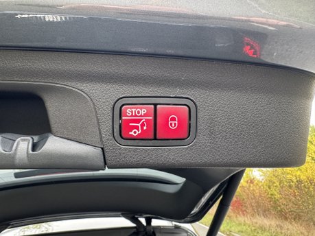 Mercedes-Benz GLE GLE 300D 4Matic AMG Line Premium Plus Auto Diesel 7 SEATER/PAN ROOF/360 CAM 36