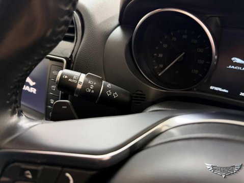 Jaguar F-Pace 2.0 D180 Prestige Auto AWD Euro 6 (s/s) 5dr 56