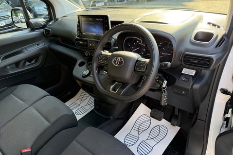 Toyota Proace City L1 DESIGN - NO VAT - AUTO - 1.5 DIESEL - REVERSE CAM - CARPLAY 21