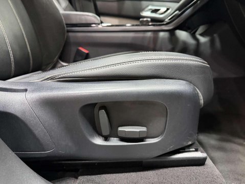 Land Rover Range Rover Velar 2.0 D240 R-Dynamic S SUV 5dr Diesel Auto 4WD Euro 6 (s/s) (240 ps) 55