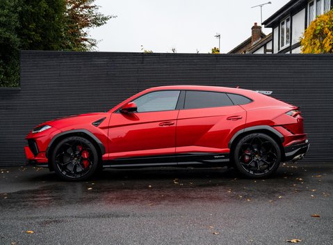 Lamborghini Urus PERFORMANTE 3