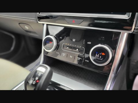 Jaguar XE R-DYNAMIC S 13