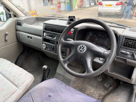 Volkswagen Transporter 12