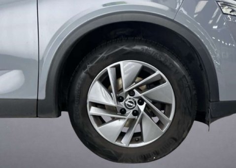 Nissan Qashqai 1.3 DIG-T MHEV Acenta Premium SUV 5dr Petrol Hybrid XTRON Euro 6 (s/s) (158 11