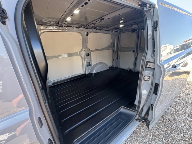 Ford E-Transit Custom 65KWH AUTO SWB L1H1 Low Roof Limited Air Con 218ps 10