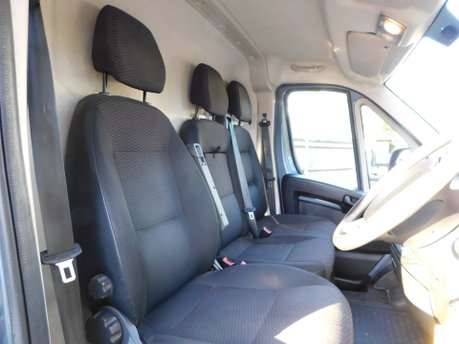 Peugeot Boxer 2.2 BLUEHDI 335 L2H2 PROFESSIONAL PANEL VAN 12