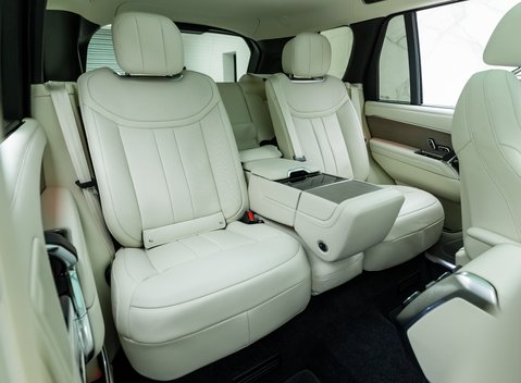 Land Rover Range Rover P510e First Edition 15