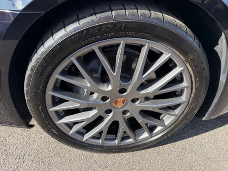 Porsche Panamera PDK 17