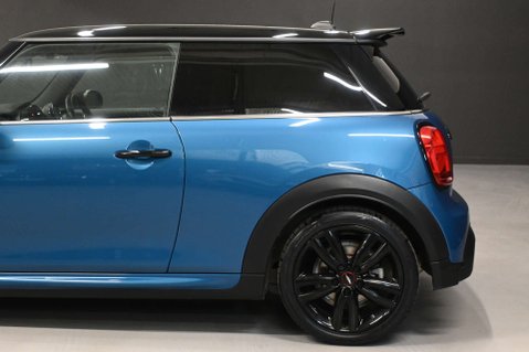 Mini Hatch 2.0 Cooper S Sport Auto 3dr 29