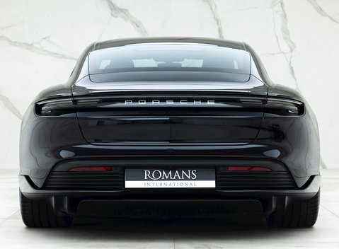 Porsche Taycan Turbo S 5