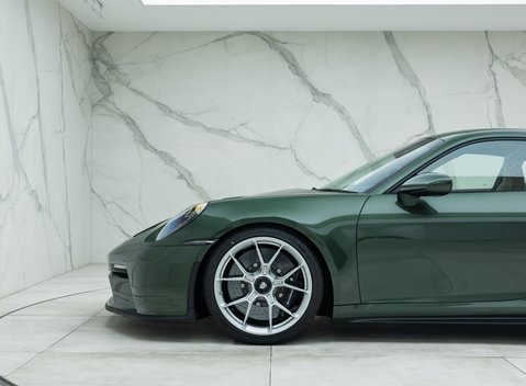 Porsche 911 GT3 TOURING (992) 43