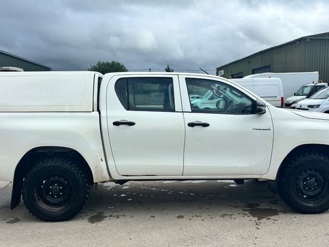 Toyota Hilux ACTIVE 4WD D-4D DCB 4