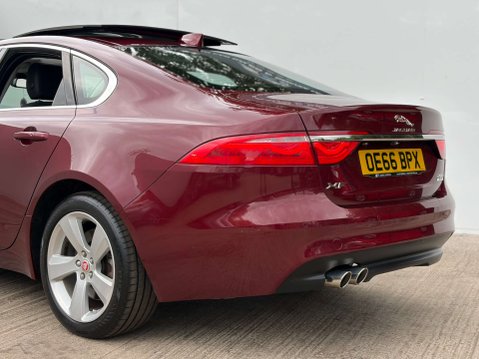 Jaguar XF 2.0 XF Portfolio D AWD Auto 4WD 4dr 38