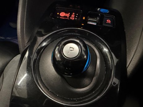 Nissan LEAF 40kWh Tekna Auto 5dr 38