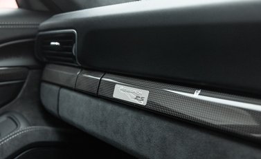 Porsche 911 GT2 RS Weissach (991) 23