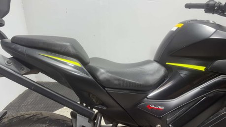 Keeway RKF 125 2023 ONLY 4K 1 OWNER NEW MOT 125CC NAKED BIKE 9