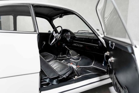 Alfa Romeo Giulietta SPRINT ZAGATO. 1 OF 200. EX COMPETITION CAR. EXTENSIVE DOCUMENTED HISTORY. 13