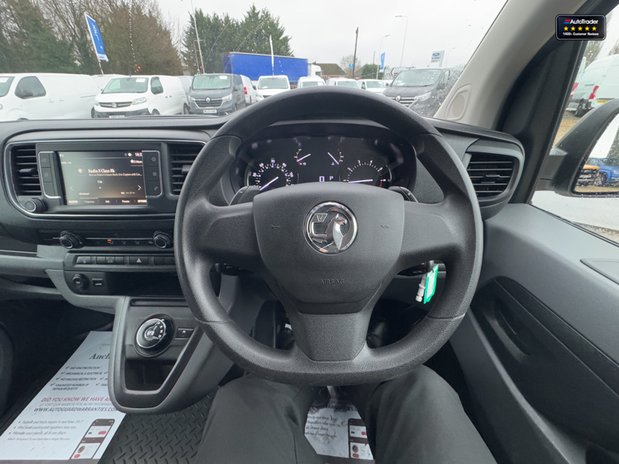 Vauxhall Vivaro AUTO LWB L2H1 Low Roof 3100 Dynamic Air Con SELECT 16