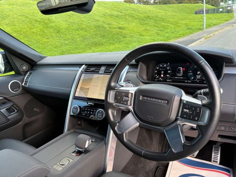 Land Rover Discovery 3.0 Discovery R-Dynamic HSE D MHEV Auto 4WD 5dr 9