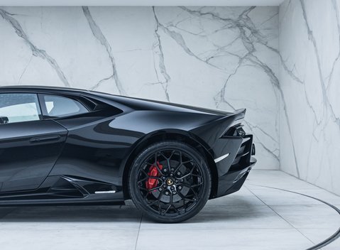 Lamborghini Huracan LP640-4 EVO 33