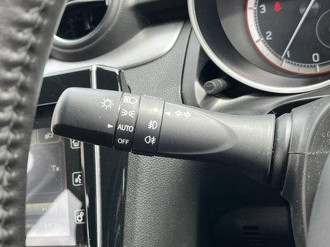 Suzuki Swift 1.2 Dualjet 83 12V Hybrid SZ5 5dr Auto 26
