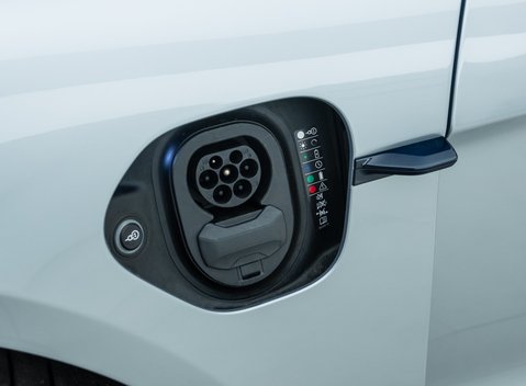 Porsche Taycan TURBO 31