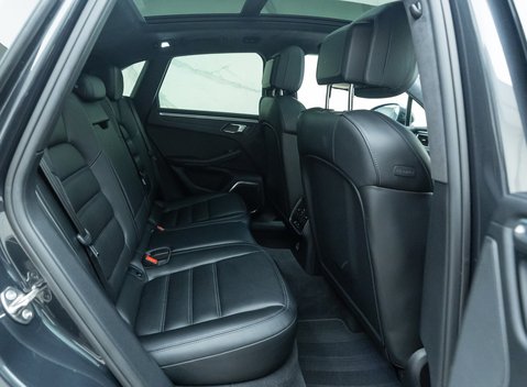 Porsche Macan TURBO 17