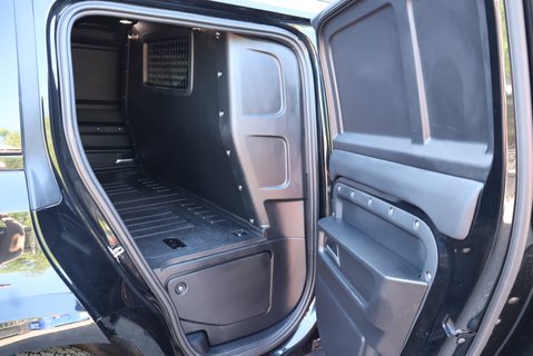 Land Rover Defender 110 2023 D300 HARD TOP X-DYNAMIC HSE BIG SPEC JUMP SEAT SEEKER STYLED  25