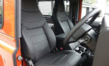Land Rover 90 Adventure 10