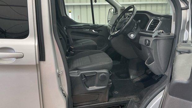 Ford Transit Custom Crew Cab AUTO SWB L1H1 Low Roof Limited 320 Air Con Alloys Sensors Cam EURO 9