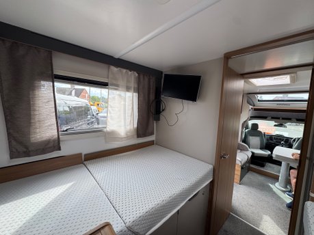 Bailey Adamo 75-4T 2x sigle beds and garage 12
