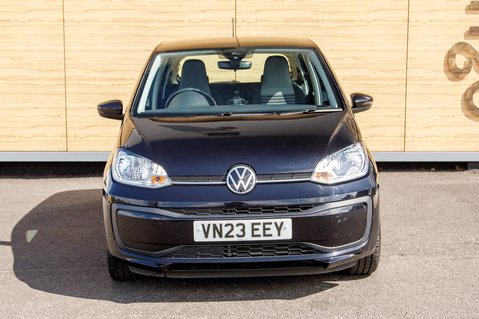 Volkswagen Up BASE 5