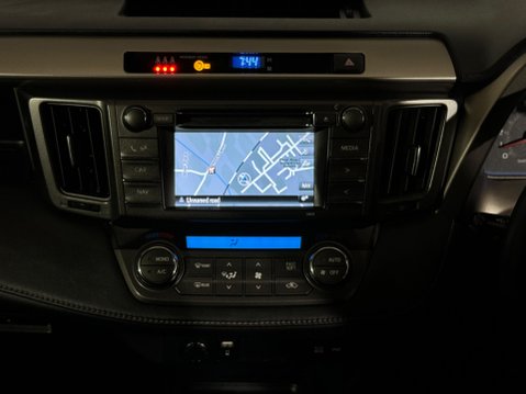 Toyota Rav 4 D-4D ICON 13