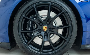 Porsche Taycan GTS Sport Turismo 30