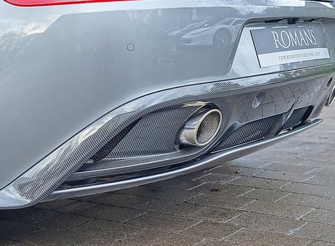 Aston Martin Vanquish 25