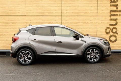 Renault Captur TECHNO E-TECH 12