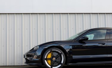 Porsche Taycan Turbo S 33