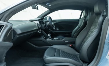 Audi R8 V10 PERFORMANCE CARBON BLACK 12