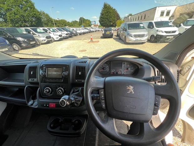 Peugeot Boxer MWB L2H2 Medium Roof 350 Air Con Nav EURO 6 NO VAT 44