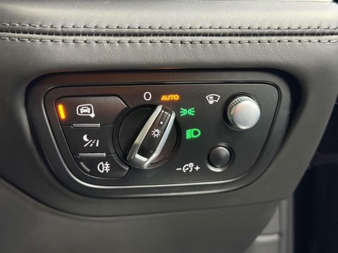 Bentley Bentayga 4.0 V8 SUV 5dr Petrol Auto 4WD Euro 6 (s/s) (550 ps) 70