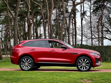 Jaguar F-Pace R-DYNAMIC BLACK 38