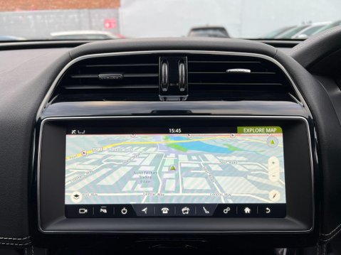 Jaguar F-Pace R-SPORT AWD 26