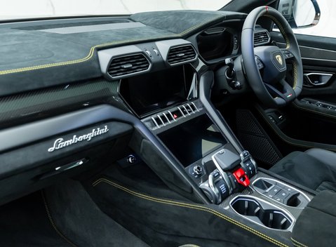 Lamborghini Urus Performante 18